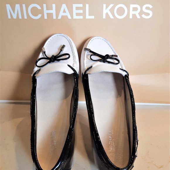 Michael KORS  black / white leather  moccasin - Picture 2 of 13